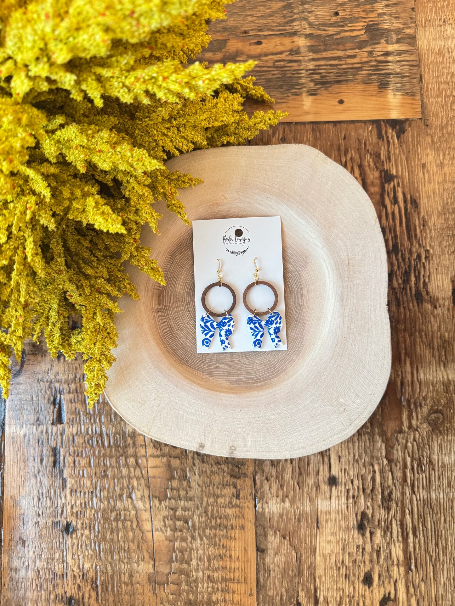 Athena Tile Motif Bows and Circle