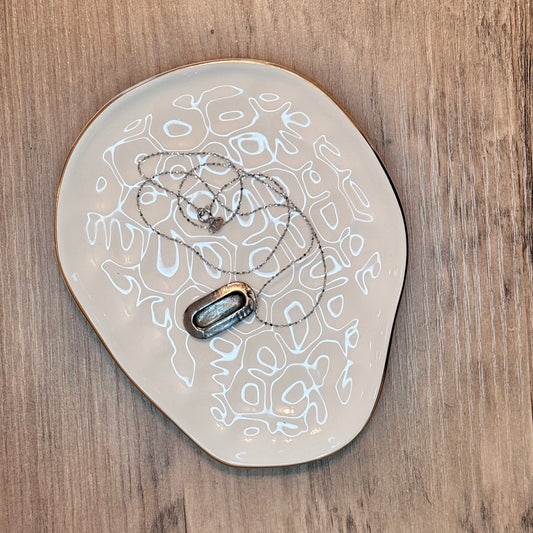 Shirley Oval Pendant Necklace