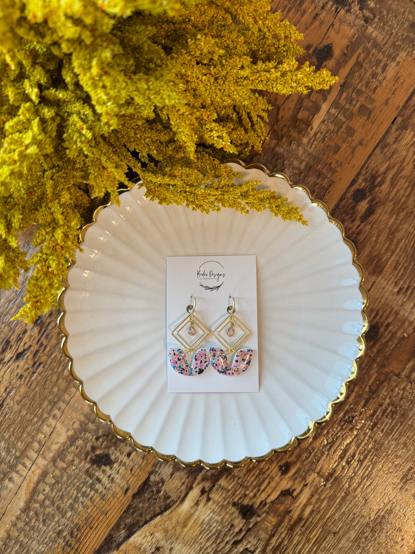 MayBelle Modern Flower